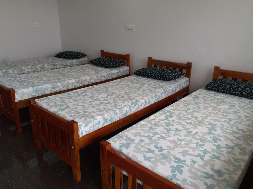 M G Cottage & Dormitory Гокарна Екстер'єр фото